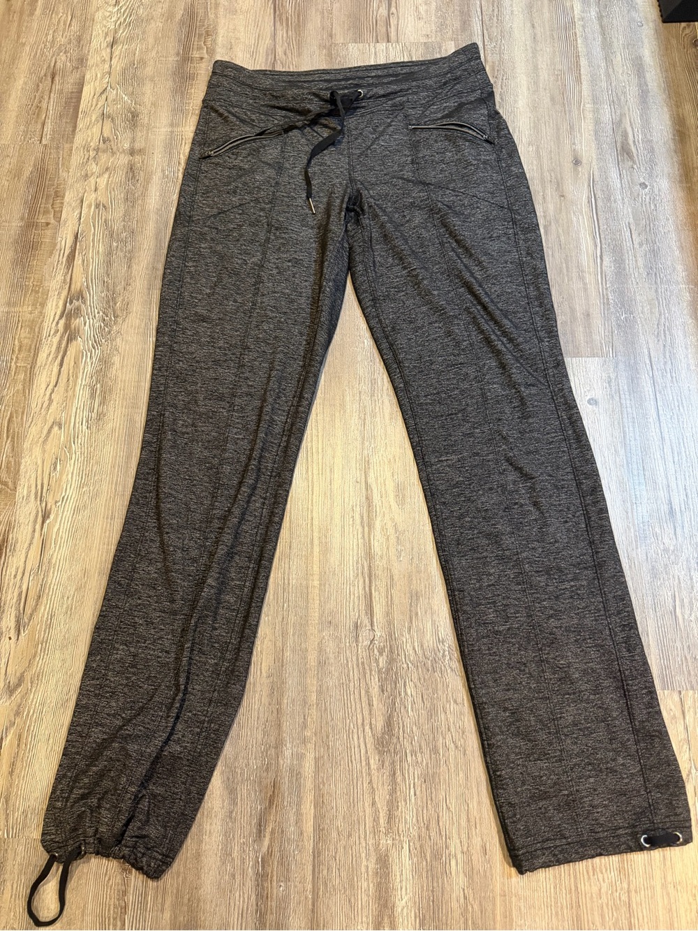 Athleta Charcoal Drawstring Jogger Pants size small with sparkle accent